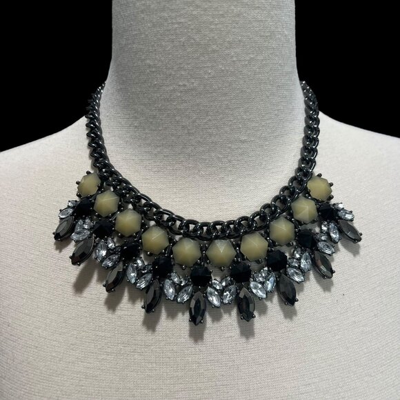Elegant Black Metal Statement Necklace Gemstone Design Bold Glam Sophisticated - Picture 3 of 5